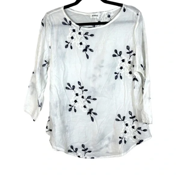 Kindred White Navy Floral Embroidered Gauzy 3/4 Sleeve Blouse Size XL - Picture 2 of 3